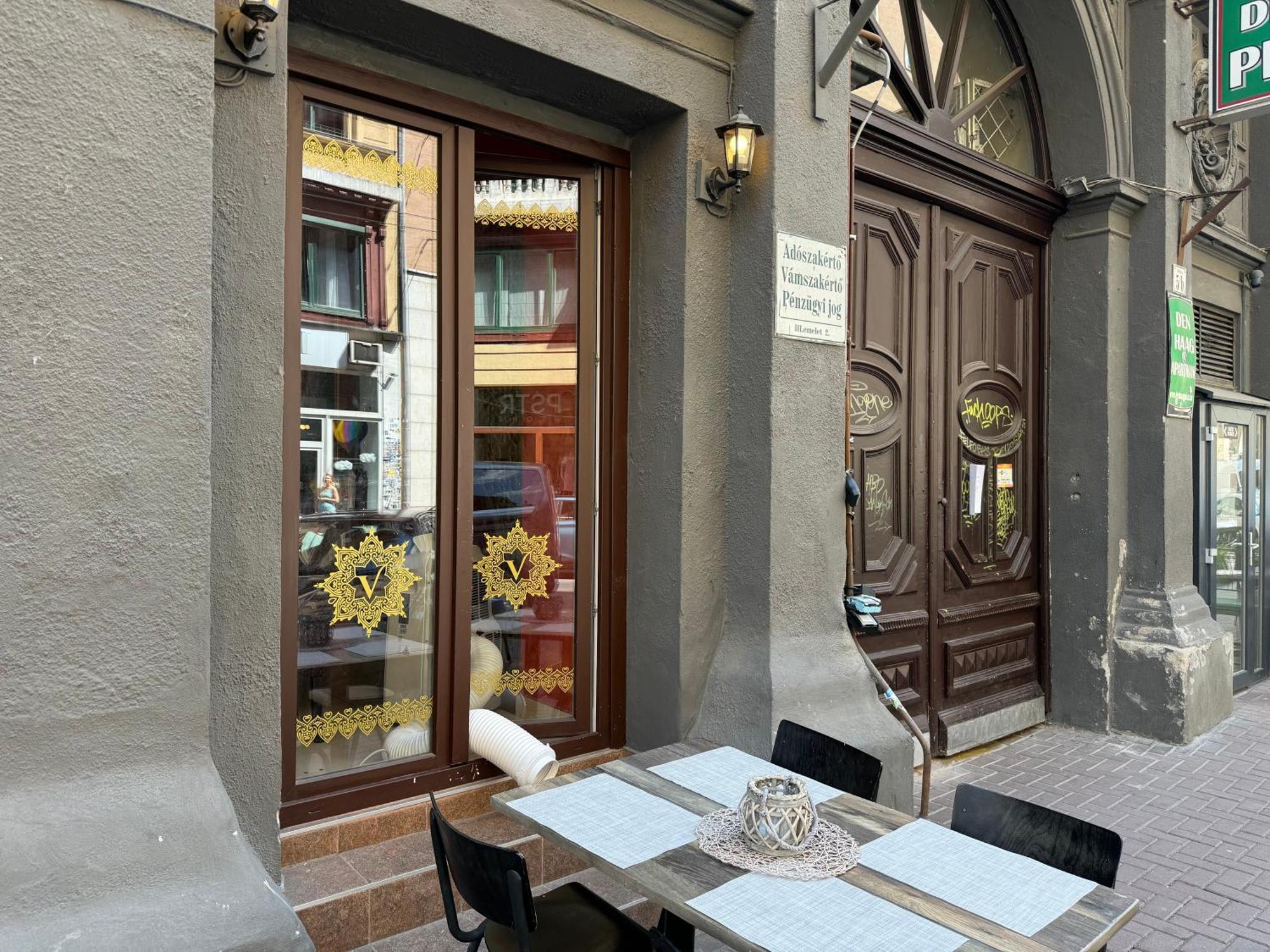 Spacious Cozy Home With 4Bedroom In The Heart Of Bp Budapest Exterior foto